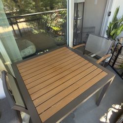 Balcony or backyard Table with 2 chairs