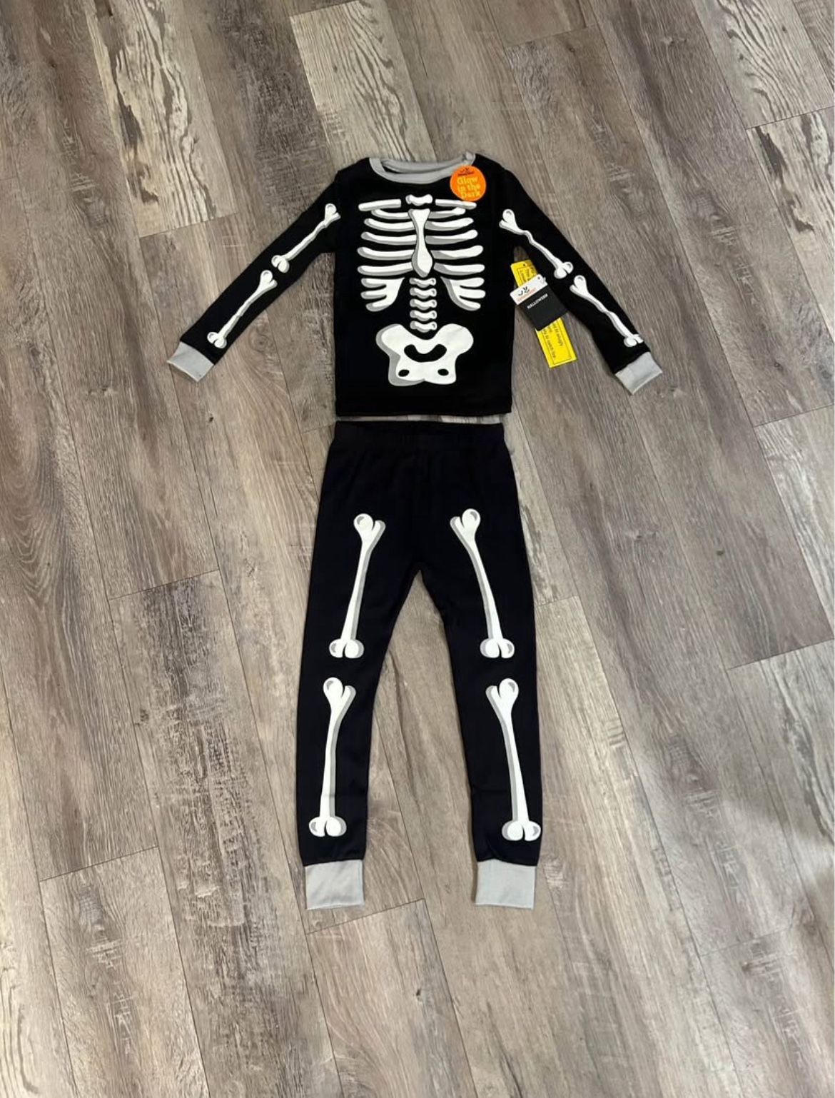 Skeleton pajamas [size: 4 T]