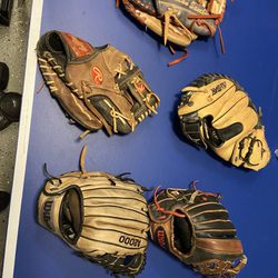Baseball Gloves In Bulk
