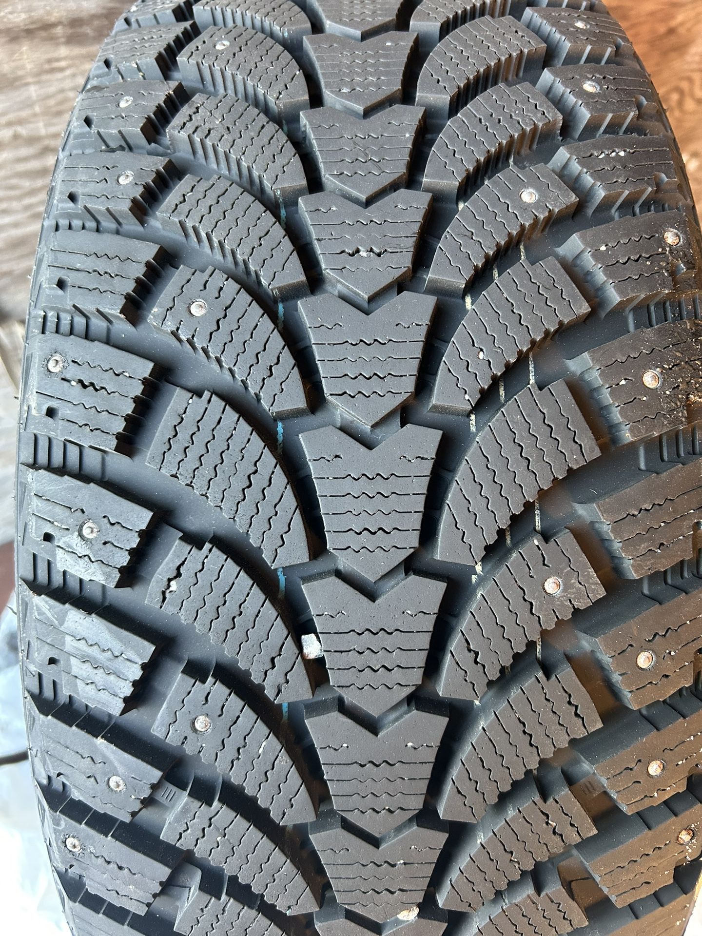 Set of 4 Studded Snow Tires 235/45 17