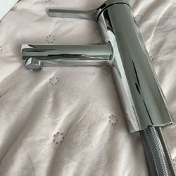 Single-handle Bathroom sink faucet 1,2 gpm KOHLER