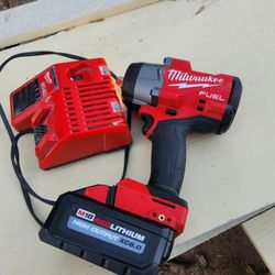 Firm Price 🛑M18 FUEL 1/2" Impact Wrench w/Friction Ring Kit w/One 6.0 Batt&Charger like new. Precio Firme 🛑 