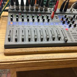 Zoom L12