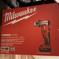 MILWAUKEE FORCE LOGIC KNOCKOUT TOOL KIT