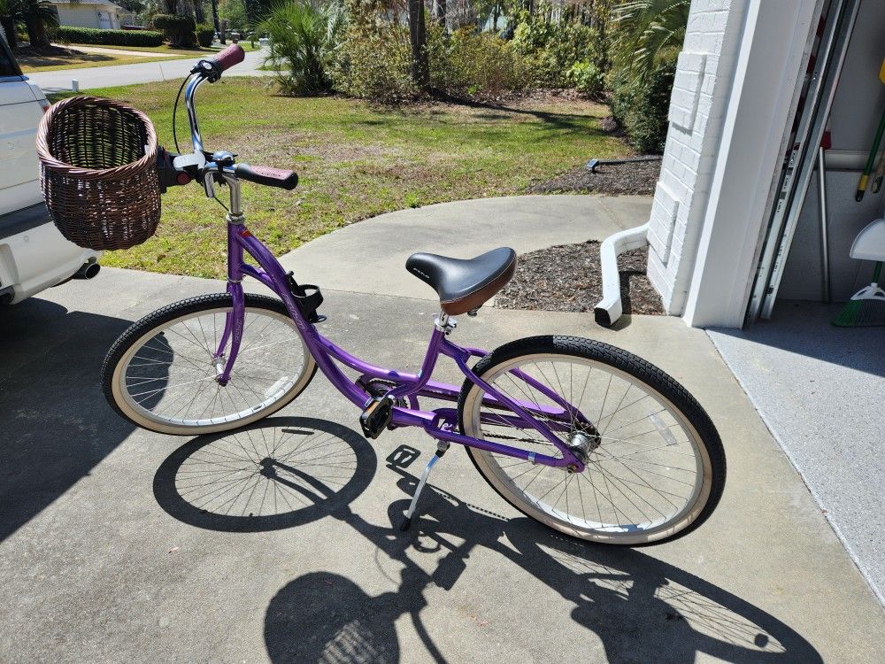 Fuji Saratoga 2.0 Bike Crusiser
