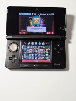 Black Nintendo 3DS 64gb With Pokemon Bank And More 