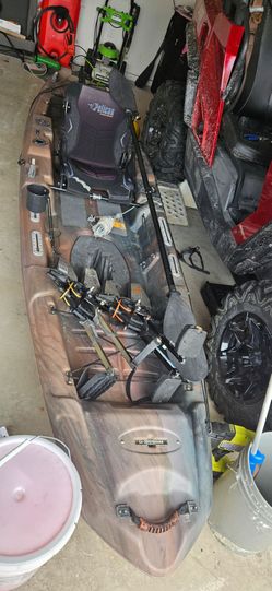 12ft peddle kayak catch 120 HDII