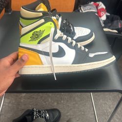 Jordan Retro Volt 1s