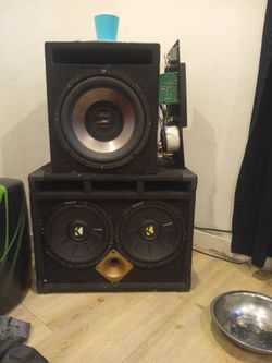 2 kickers with the box  2 amplifiers one diamond 8 inch sub