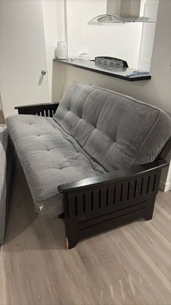 Free - Futon