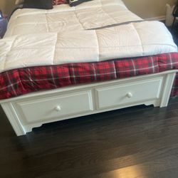 White Amish Built Full Size Bed With Bottom Drawers 