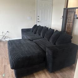 9.2 Ft Couch Good Condition Can Deliver 