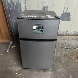 Whirlpool Mini Fridge 