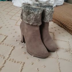 Ladies S, 7.5 Boots