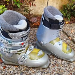 Salomon Woman's Ski Boots Size 6.5
