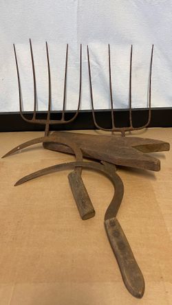 LOT – Old Farm Tools