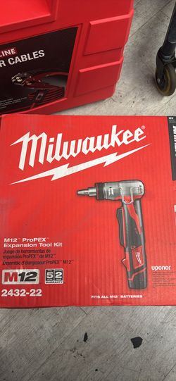 New Never Used Milwaukee M12 ProPEX Expansion Tool Kit