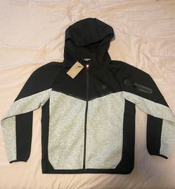 Nike tech