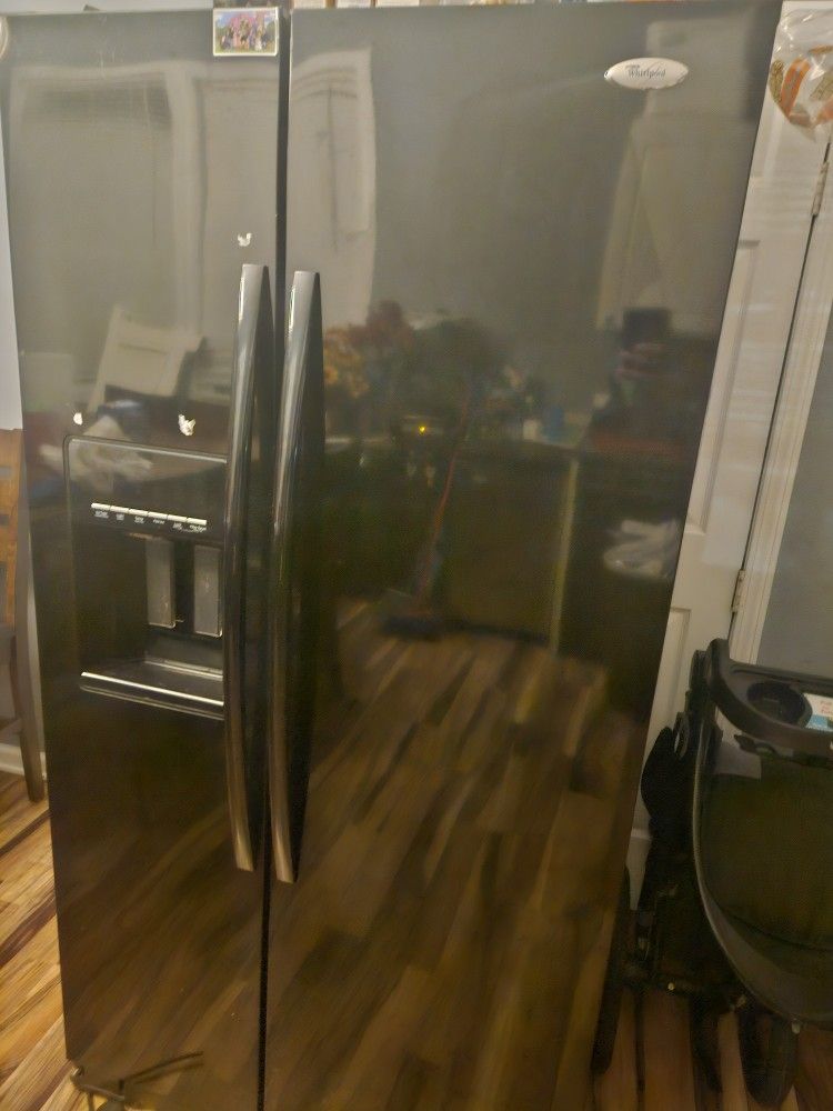 Whirpool Black Refrigerator for Sale in Duncan, SC OfferUp