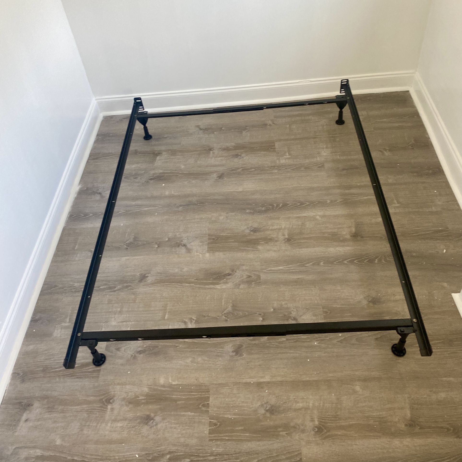 Metal Bed Frame Adjustable To Twin/Full Size Holds Up To 1000 lb. Distributed Weight 63” L. Delivery Available