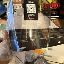 2025 Yamaha R7  Parts Blinkers and  Shield