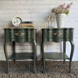 Awesome Shabby Distressed Solid Wood Set Of Matching French Provincial Nightstands Night Stands Side Tables End Tables 