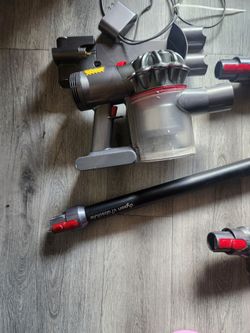 DYSON V7 ABSOLUTE