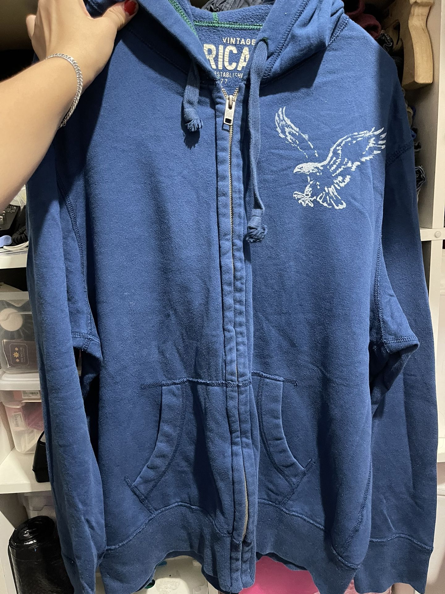 AMERICAN EAGLE OUTFITTERS HOODIE