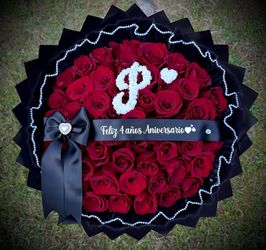 FLOWER ARRANGEMENTS/ARREGLOS FLORALES