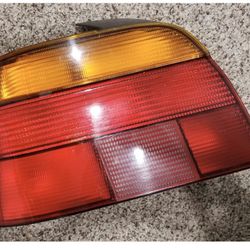 BMW e39 left rear taillight assembly