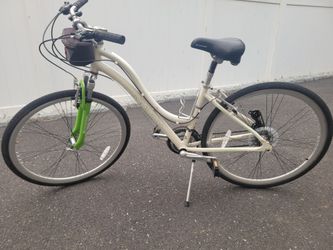 Schwinn Women's Comfort Cruiser Bike