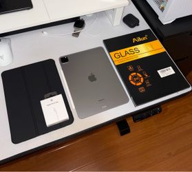M2 iPad Pro 11-inch Space Gray (4th Gen) Wifi [128GB] + Apple Pencil 2nd generation