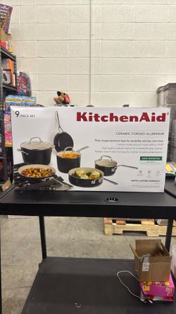 KitchenAid 9 PC Cooking Set  Ceramic forged aluminum 