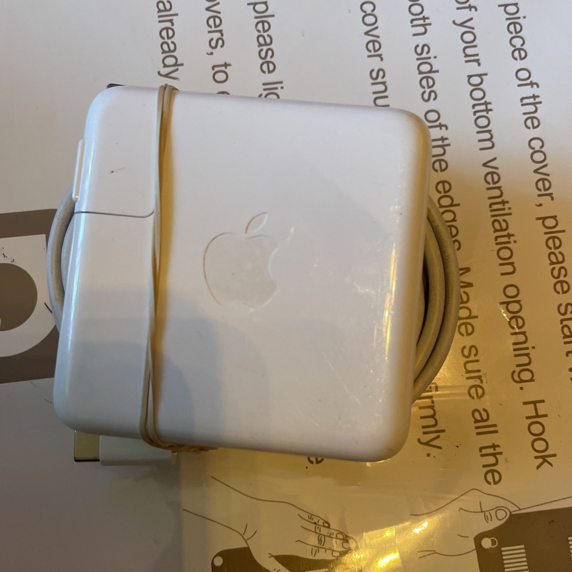Genuine Type USB-C 61W AC Adapter For Apple Macbook Pro 13 A1718 A1947 A1706
