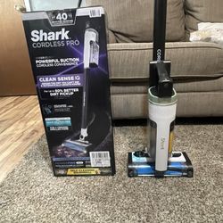 Shark Cordless Clean Sense IQ