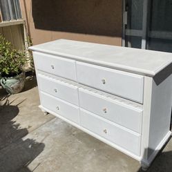 White wood dresser