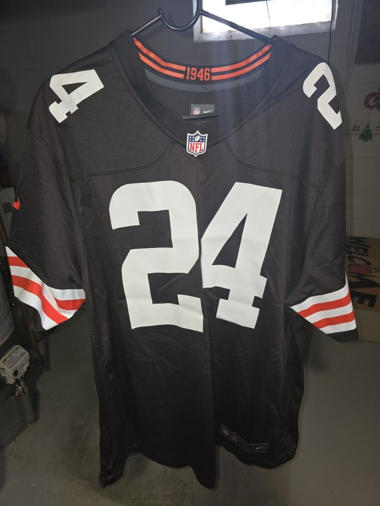 Cleve.Browns jerseys NEW W/tags retail is $140 see details below clean smoke free home Parma