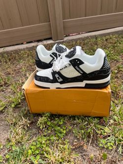 LV Trainers Size: 9 ( Brand new )