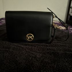 Michael Kors Crossed Body 