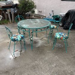 1930s Pattern  Table With Four Chairs