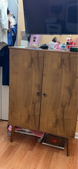 Free chest drawer  pickup in Streamwood