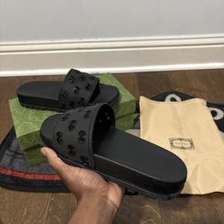 BLACK GUCCI slides