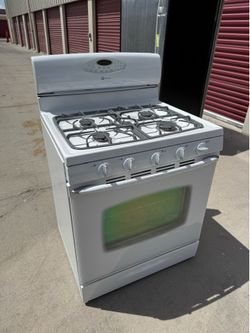 MAYTAG STOVE