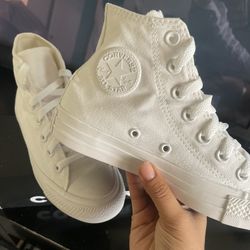 WOMEN White Converse .