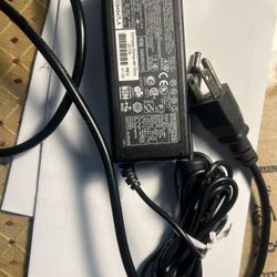 Original COMPAQ 18.5 50W AC Adapter PA-1530-02CV P/N 159224-001