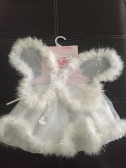 Fairy costume-One size fits most looks to be a size 4-10