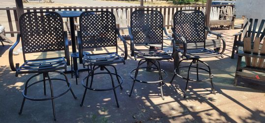 Bistro patio chairs (4)
