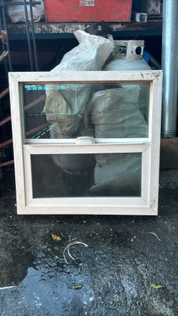 24”x24” Up And Down Vinyl Widow