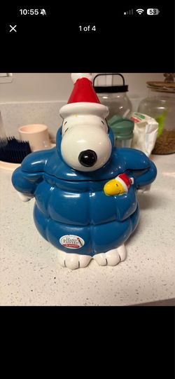 Brand new snoopy cookie jar