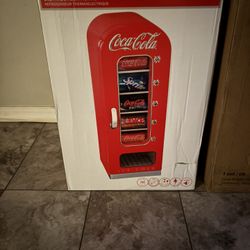 Brand New Coca Cola Mini. Fridge (never Been Open)